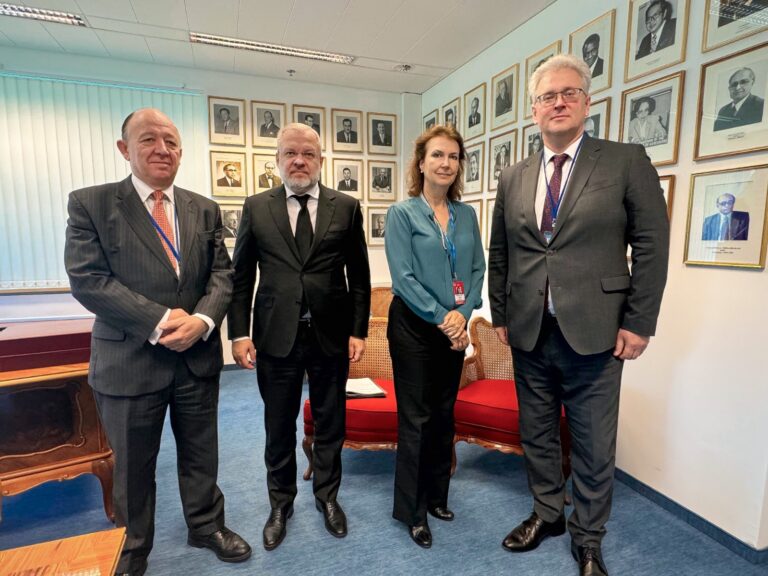 Mondino cierra su visita oficial a Suiza y Austria con reuniones de alto nivel en Viena