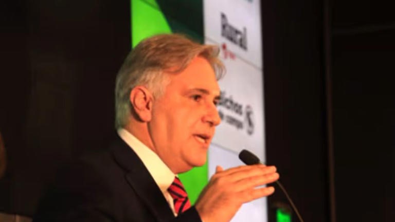 Llaryora retomó el conflicto con Nación y le respondió a Adorni: «Hagan patria y saquen las retenciones»