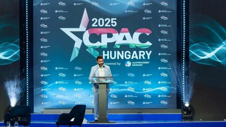 Un funcionario dijo en Hungría que en las escuelas argentinas «es más fácil ver la peluca de Milei que al Che Guevara»