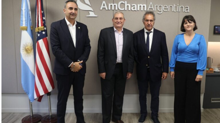 Scioli: “La competitividad la vamos a lograr desregulando y desburocratizando”