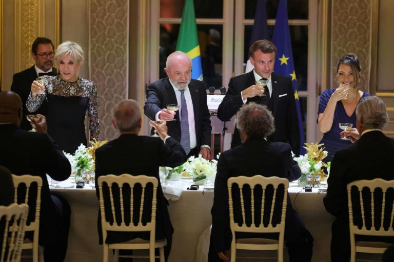 Lula recibe un doctorado «honoris causa» de una universidad francesa